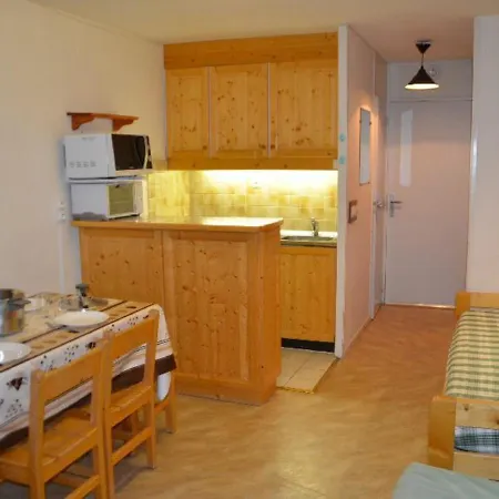 Appartement Pour 3 Avec Balcon Sud, Au Pied Des Pistes, Les Belleville - Fr-1-452-191 *