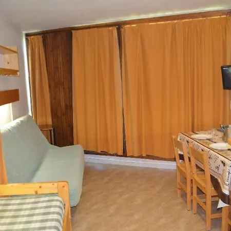 Pour 3 Avec Balcon Sud, Au Pied Des Pistes, Les Belleville - Fr-1-452-191 *